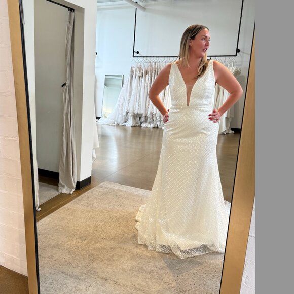 Rish, Pallas Gown - Picture 4 of 7